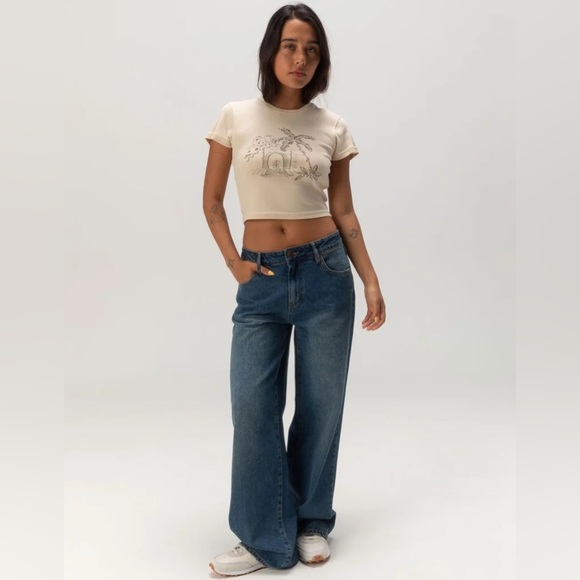 NWT - ROXY All Day Womens Baby Tee - Size XS - Picture 2 of 4